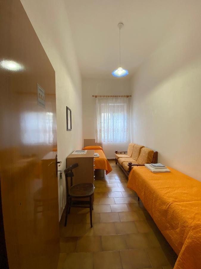 Bed And Breakfast Da Antonio - Orgosolo Exteriör bild